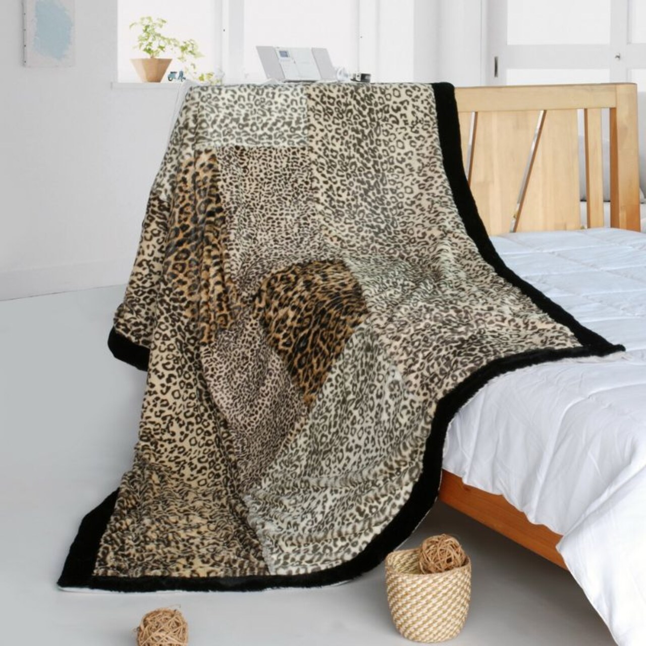 Cozy Print Throw Blanket Soft Warm Plush Patchwork for Bedroom and Living Room